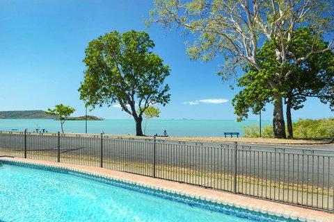 Whitsunday Waterfront Apartments - Accommodation Australia 11