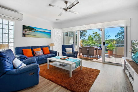 Noosa Riviera Resort - Australia Shopping 1