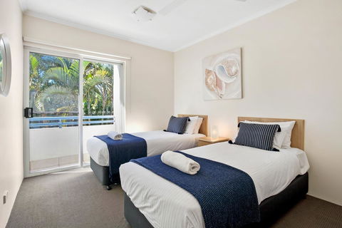 Noosa Riviera Resort - Australia Shopping 12