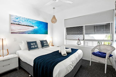 Noosa Riviera Resort - Australia Shopping 5