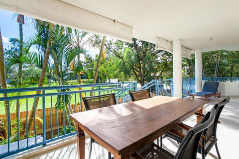 Noosa Riviera Resort - Australia Shopping 40
