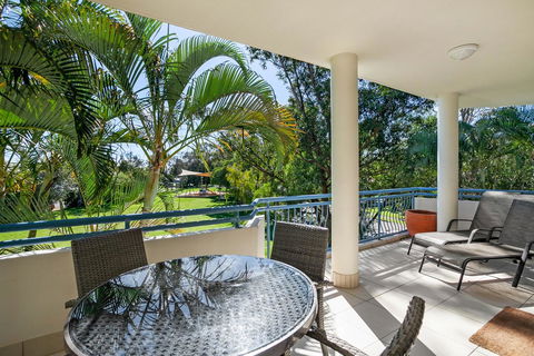 Noosa Riviera Resort - Australia Shopping 15