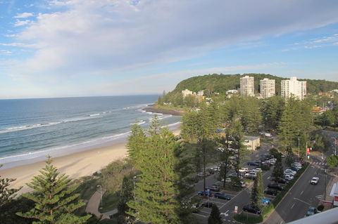 Pacific Regis Beachfront Holiday Apartments - Australia Shopping 12