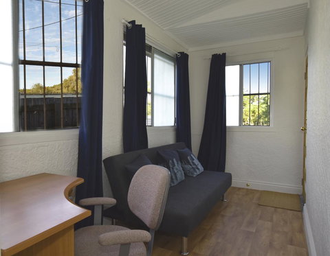 Absolute Waterfront - Australia Shopping 4