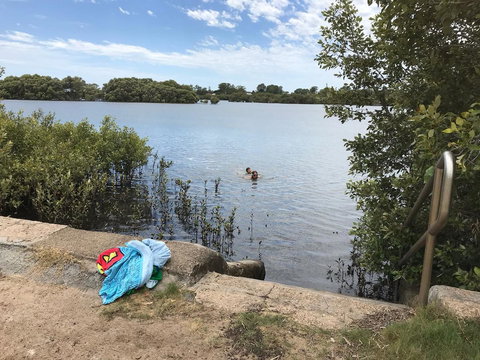 Absolute Waterfront - Australia Shopping 8