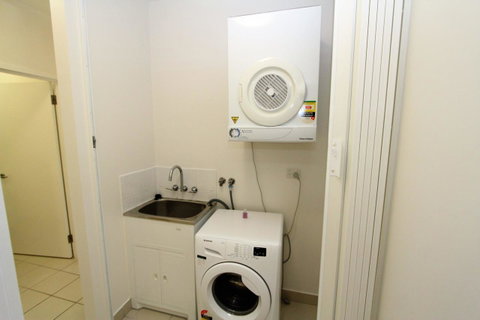 Beachside Apartment 5 - Accommodation Australia 8