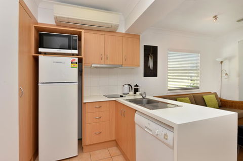 Port Douglas Apartments - Adults Only Oasis - Accommodation Australia 8