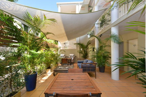 Port Douglas Apartments - Adults Only Oasis - Accommodation Australia 11