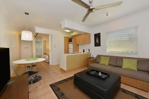 Port Douglas Apartments - Adults Only Oasis - Accommodation Australia 7