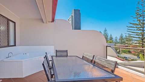Burleigh On The Beach - Accommodation Australia 27