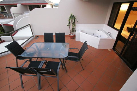 Burleigh On The Beach - Accommodation Australia 30