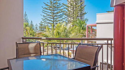Burleigh On The Beach - Accommodation Australia 2