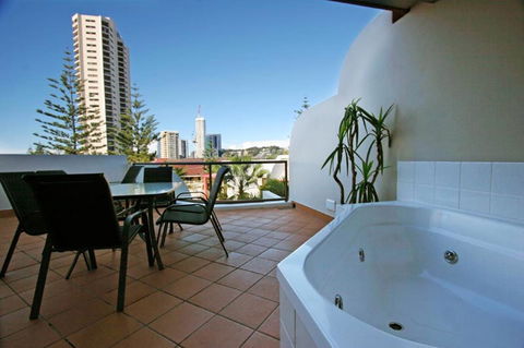 Burleigh On The Beach - Accommodation Australia 32