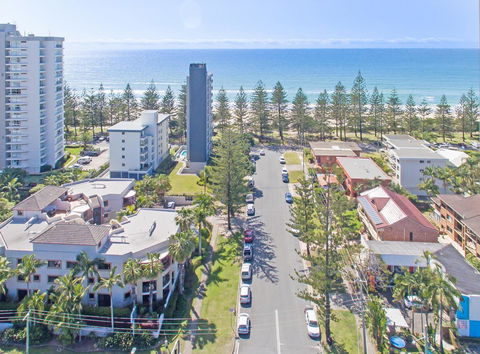 Burleigh On The Beach - Accommodation Australia 1