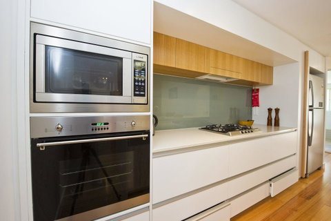 Maggies Beachfront Apartment 13 - Accommodation Australia 10