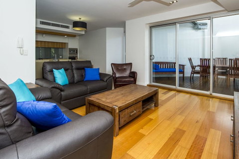 Maggies Beachfront Apartment 13 - Accommodation Australia 6