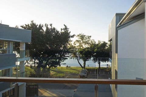 Maggies Beachfront Apartment 13 - Accommodation Australia 9