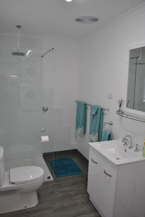 Driftwood Lodge - Australia Shopping 8