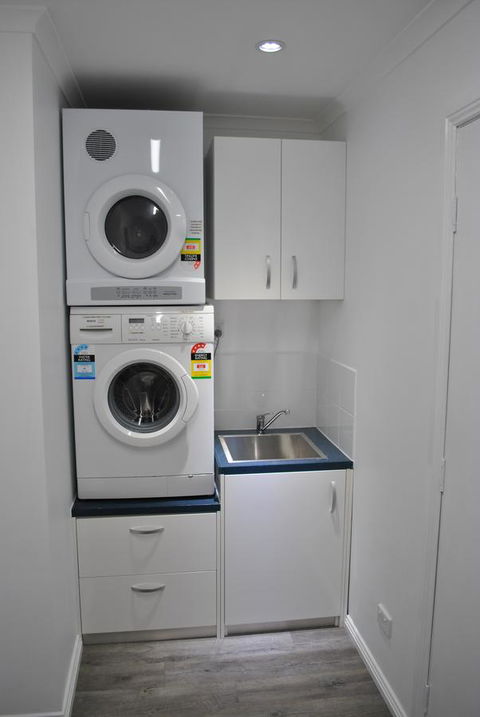 Driftwood Lodge - Australia Shopping 9