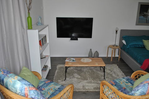 Driftwood Lodge - Australia Shopping 5