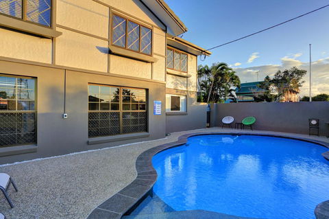 Chalet Motor Inn - Accommodation Australia 2