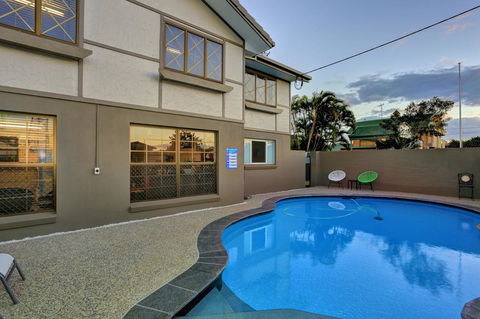 Chalet Motor Inn - Accommodation Australia 13