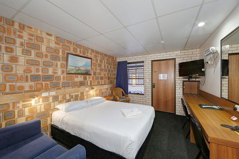 Chalet Motor Inn - Accommodation Australia 16