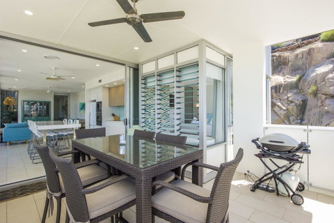 1 Bright Point Apartment 1504 - Accommodation Australia 4