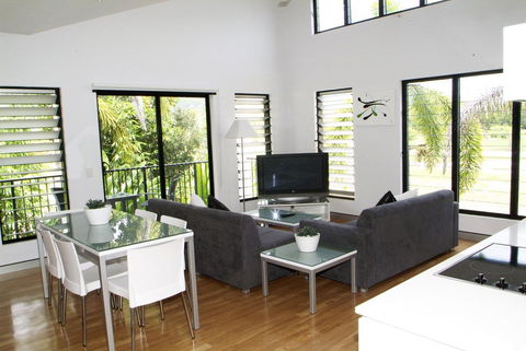 Hinchinbrook Holiday Apartments - Accommodation Australia 24