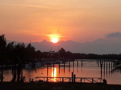 Hinchinbrook Holiday Apartments - Accommodation Australia 18