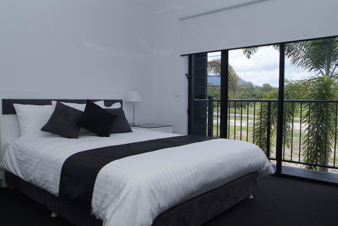 Hinchinbrook Holiday Apartments - Accommodation Australia 23