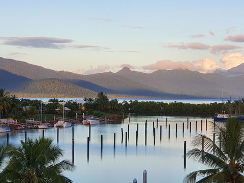 Hinchinbrook Holiday Apartments - Accommodation Australia 3