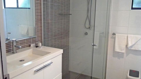 Hinchinbrook Holiday Apartments - Accommodation Australia 9
