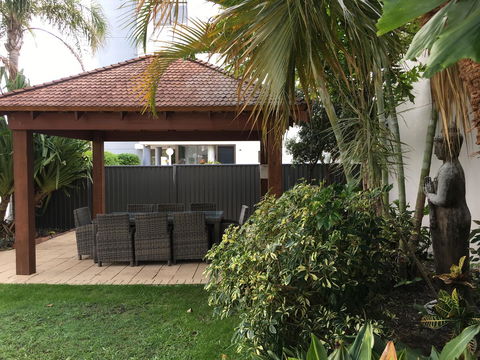 Burleigh Palms Holiday Apartments - Australia Shopping 22