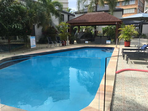 Burleigh Palms Holiday Apartments - Australia Shopping 2
