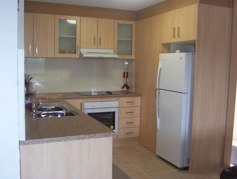 Burleigh Palms Holiday Apartments - Australia Shopping 20