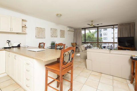 Burleigh Palms Holiday Apartments - Australia Shopping 31