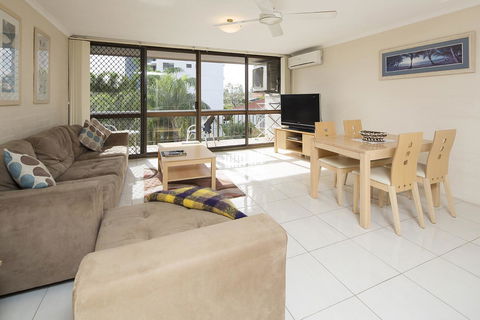 Burleigh Palms Holiday Apartments - Australia Shopping 15