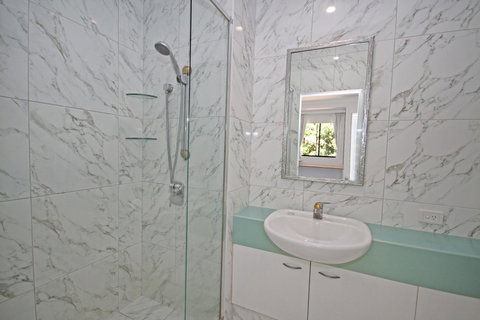 Unit 8 Bronte Of Coolum - Australia Shopping 2