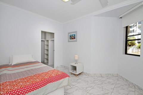 Unit 8 Bronte Of Coolum - Australia Shopping 5