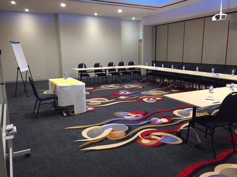 Alexandra Hills Hotel - Accommodation Australia 1