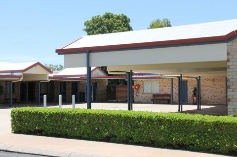 Midlander Motor Inn - Australia Shopping 26