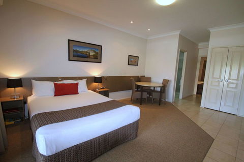 Midlander Motor Inn - Australia Shopping 17