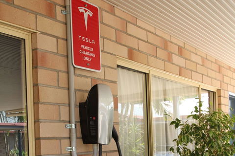 Midlander Motor Inn - Australia Shopping 19