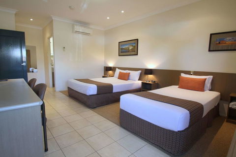 Midlander Motor Inn - Australia Shopping 23