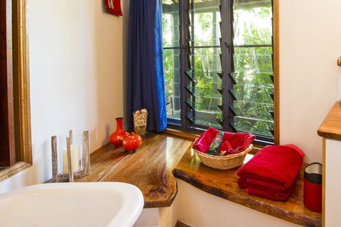 Magnetic Cottage - Accommodation Australia 0