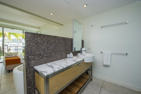 Blue On Blue Apartment 1011 - Accommodation Australia 2