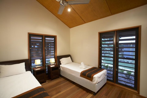 Pure Magnetic Villa 2 - Accommodation Australia 6