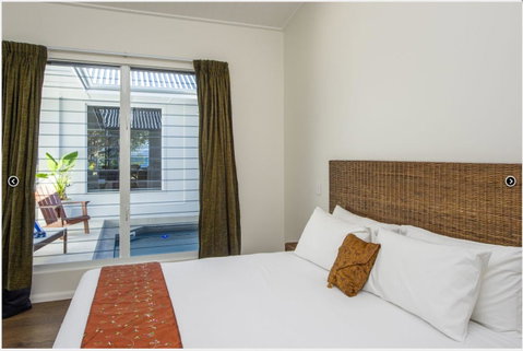 Reflections Emerald Villa 1 - Accommodation Australia 3