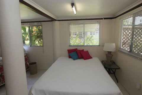 Daggoombah Holiday Home Magnetic Island - Accommodation Australia 13